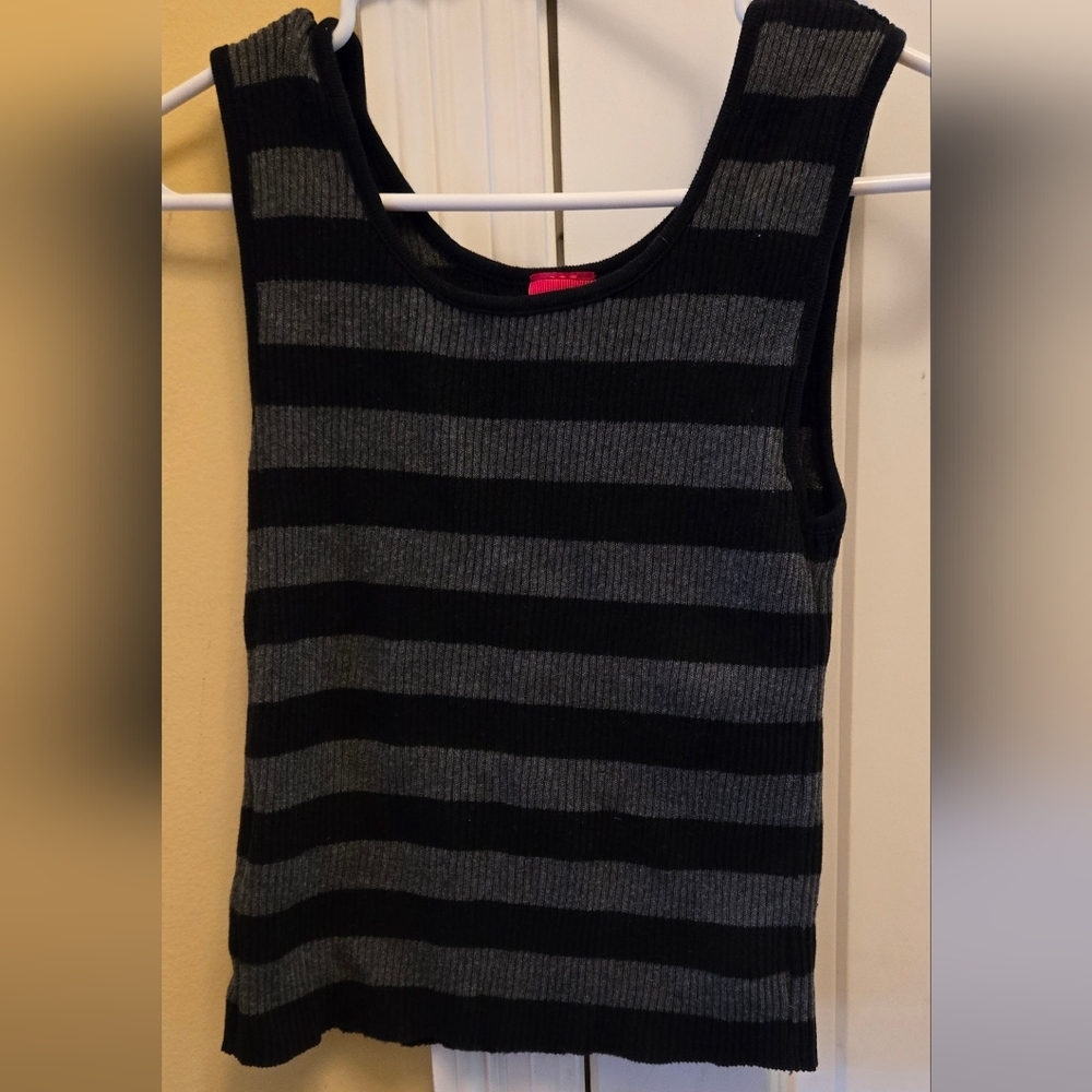 Mossimo Womens Sleeveless Striped Sweater in Black and Gray Size Medium